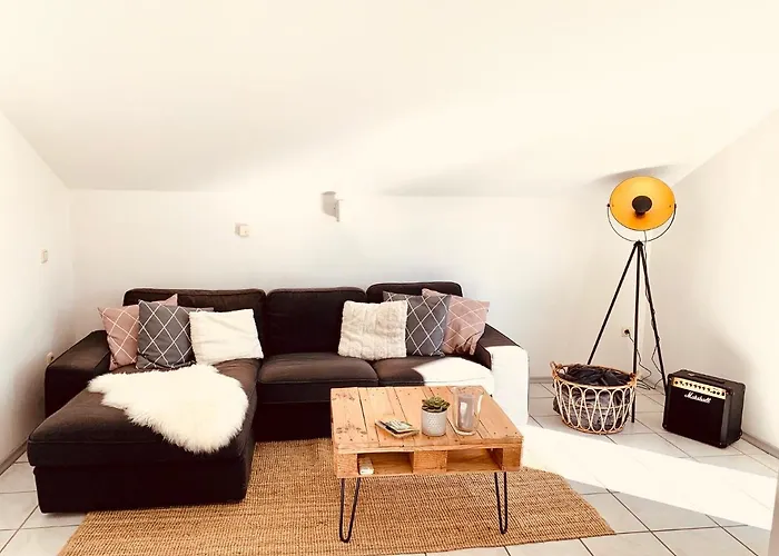 アパート Moderne Ferienwohnung Mit Herrlicher Fernsicht ツヴィーゼル