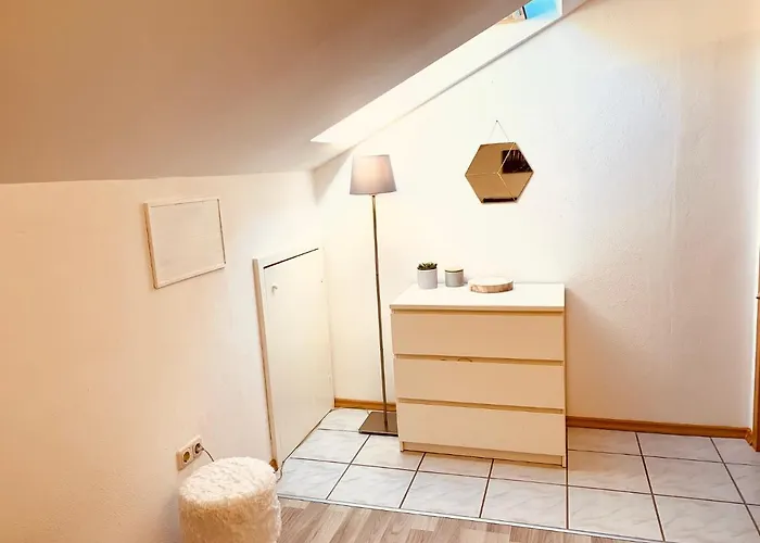アパート Moderne Ferienwohnung Mit Herrlicher Fernsicht ツヴィーゼル